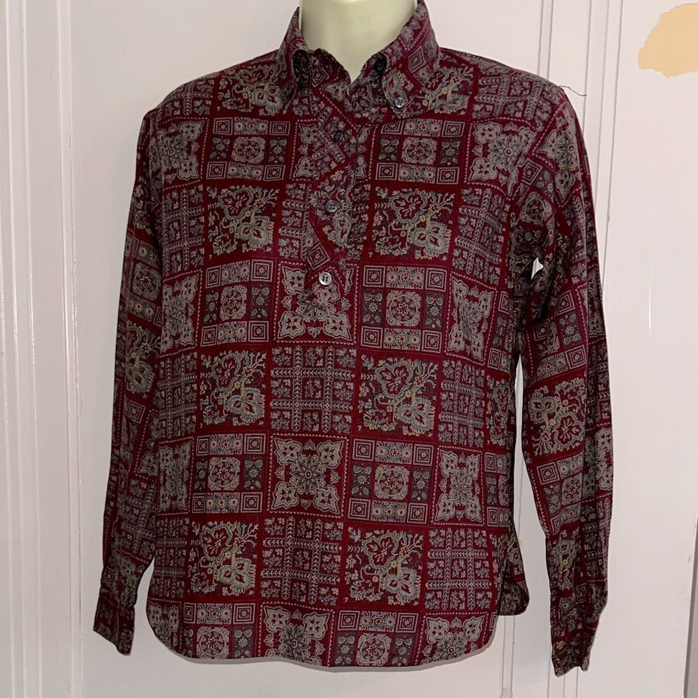 Vintage 60s Ship ‘n Shore maroon, gray, green & gold paisley button neck‎ blouse